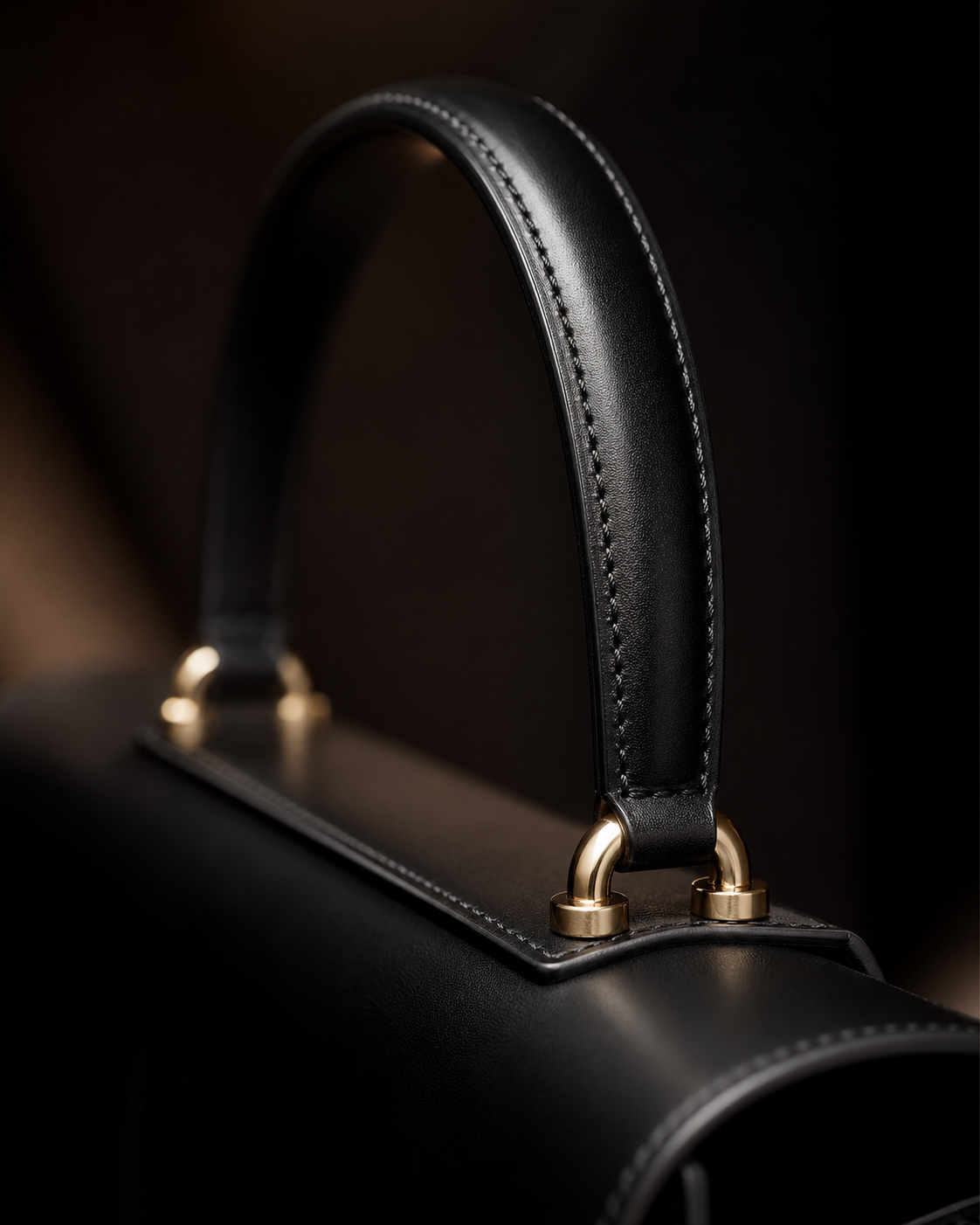 Top handle stitch detail